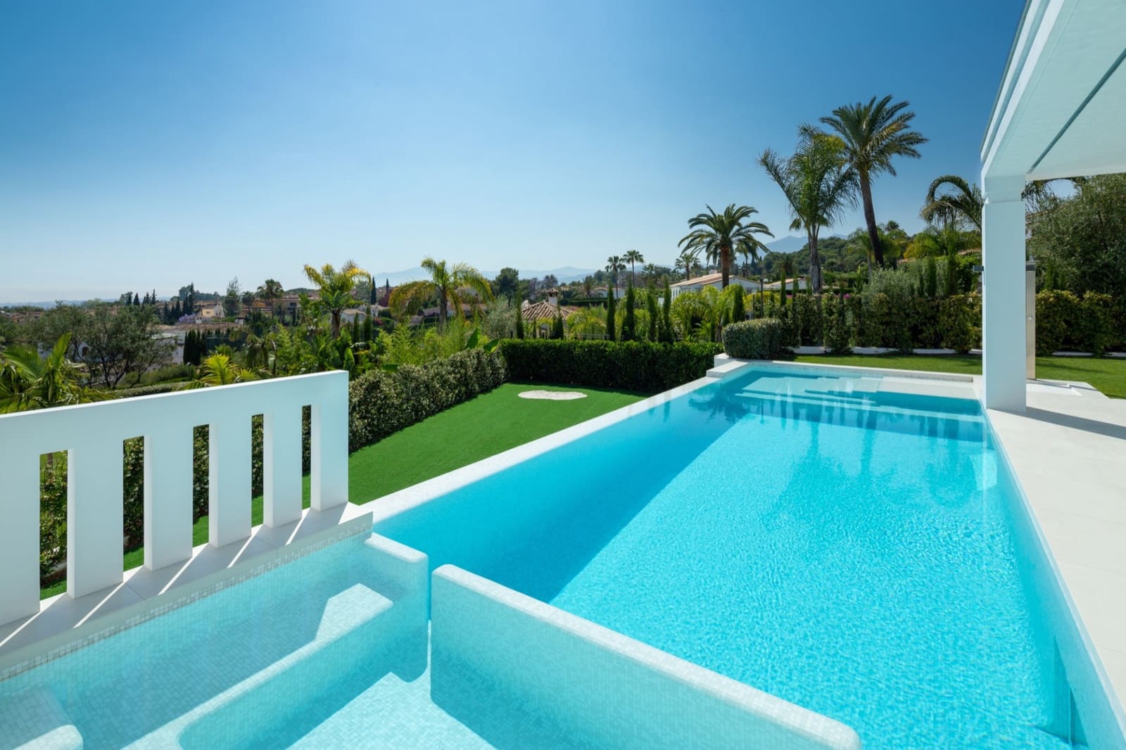 5 chambre Villa/Maison à vendre à Golden Mile avec piscine garage - 5 295 000 € (Ref: 10002188)