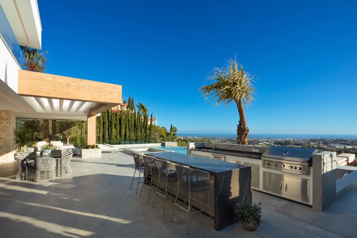 5 slaapkamer Villa te koop in Marbella met zwembad garage - € 8.950.000 (Ref: 10002190)