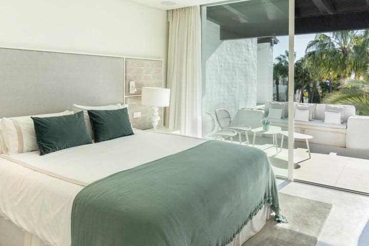 4 sypialnia Apartament na sprzedaż w Marbella z basenem garażem - 6 250 000 € (Ref: 10002192)