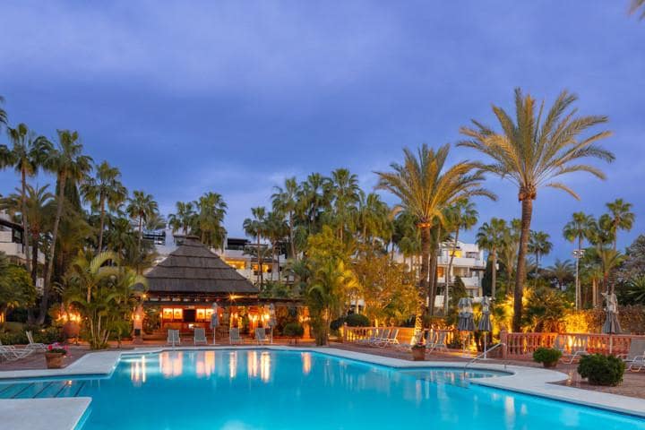 4 sypialnia Apartament na sprzedaż w Marbella z basenem garażem - 6 250 000 € (Ref: 10002192)