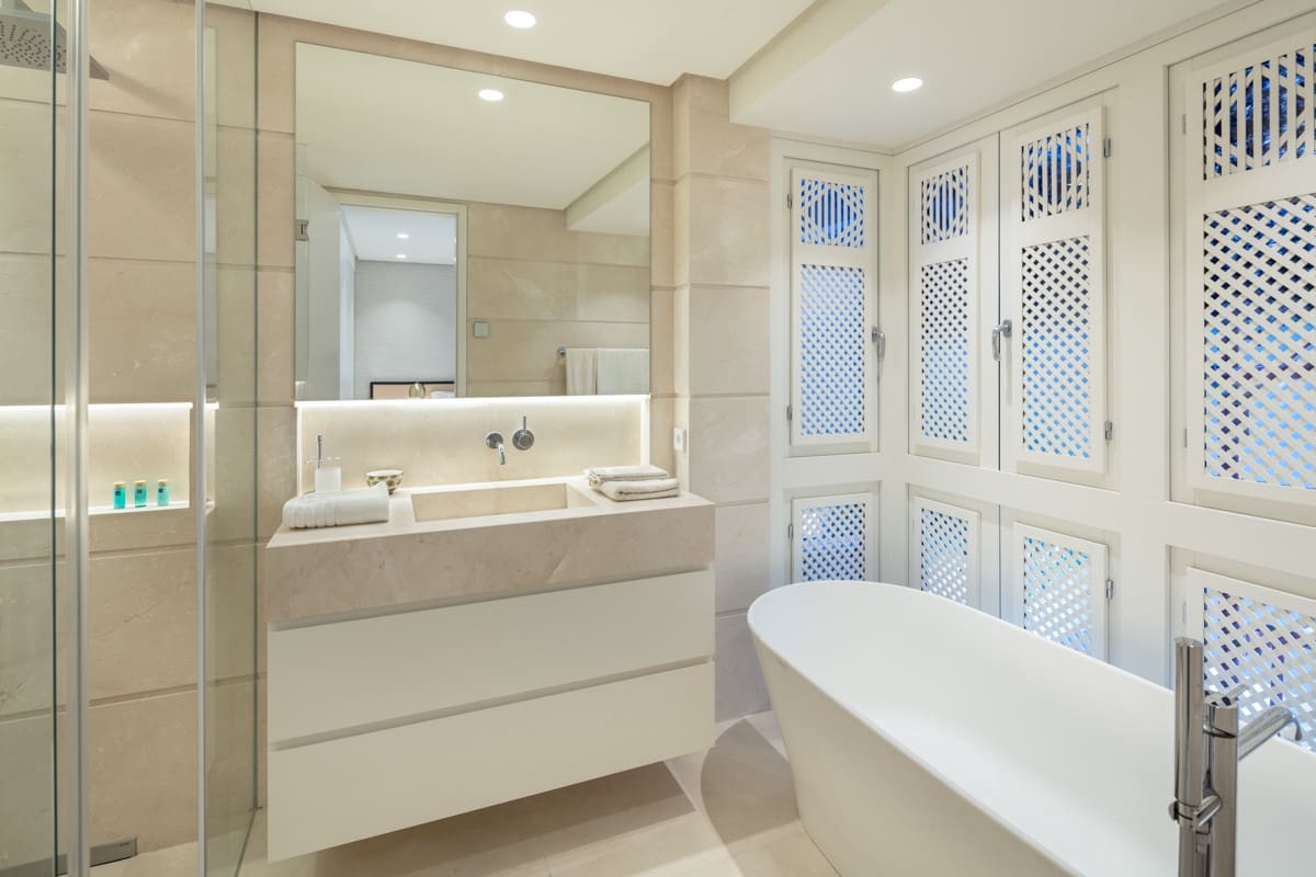 4 sypialnia Apartament na sprzedaż w Marbella z basenem garażem - 6 250 000 € (Ref: 10002192)