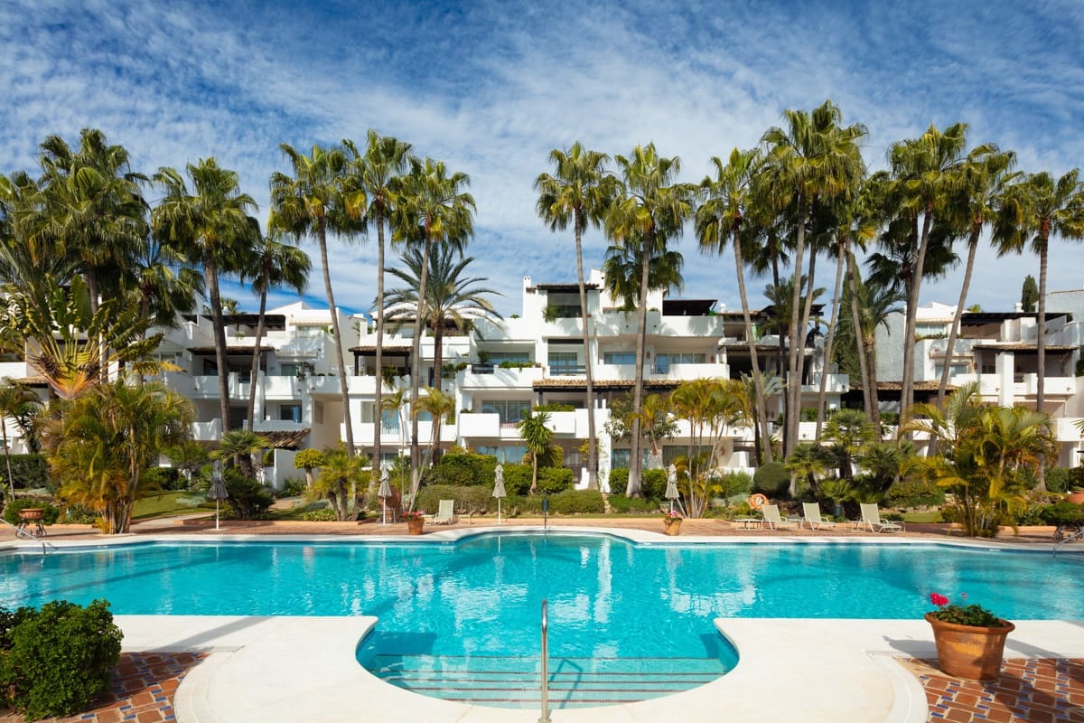 4 sypialnia Apartament na sprzedaż w Marbella z basenem garażem - 6 250 000 € (Ref: 10002192)