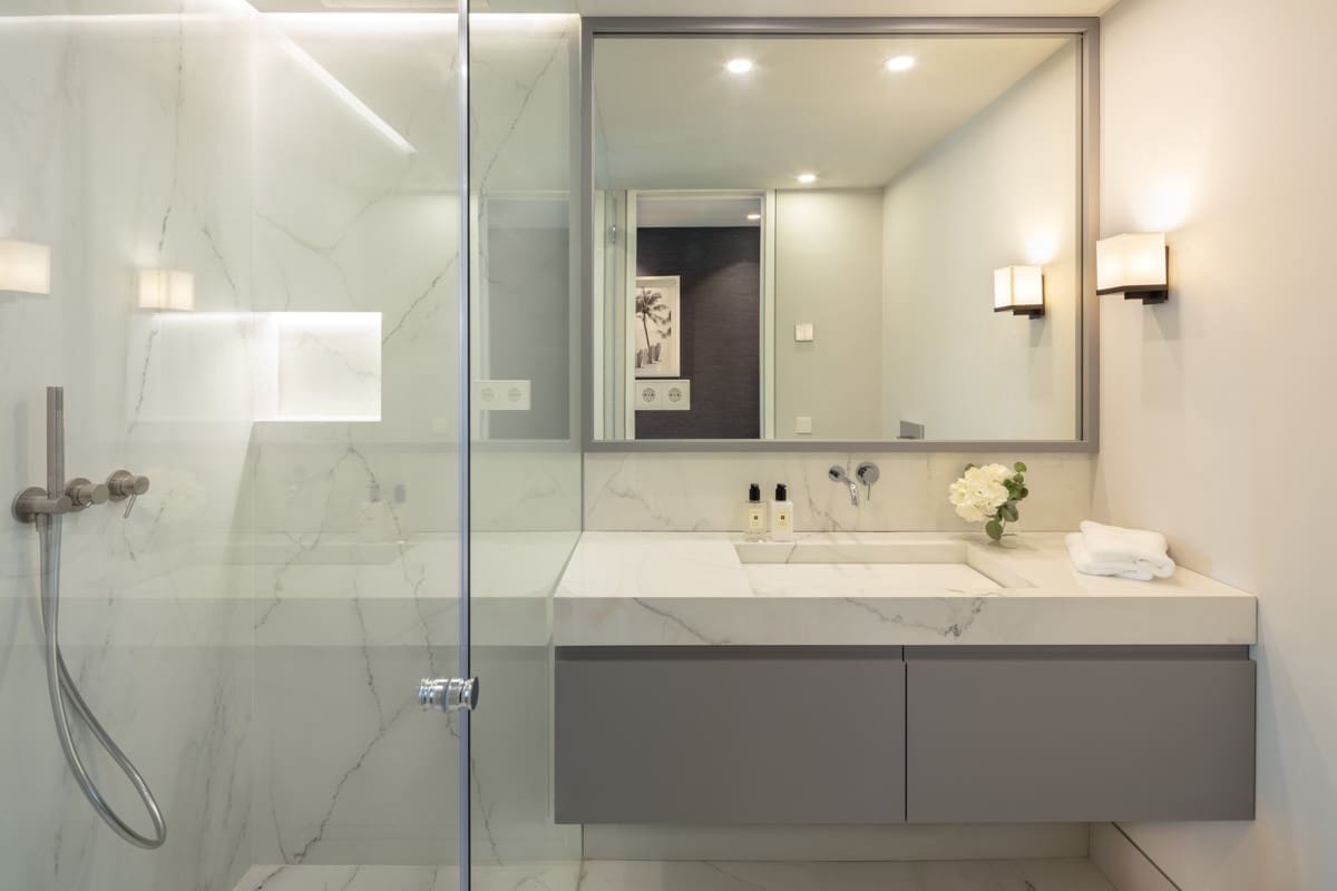 3 sypialnia Apartament na sprzedaż w Marbella z basenem garażem - 3 500 000 € (Ref: 10002195)