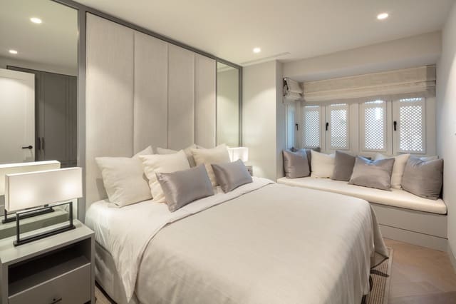 3 sypialnia Apartament na sprzedaż w Marbella z basenem garażem - 3 500 000 € (Ref: 10002195)