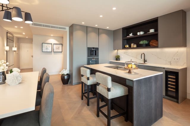 3 sypialnia Apartament na sprzedaż w Marbella z basenem garażem - 3 500 000 € (Ref: 10002195)