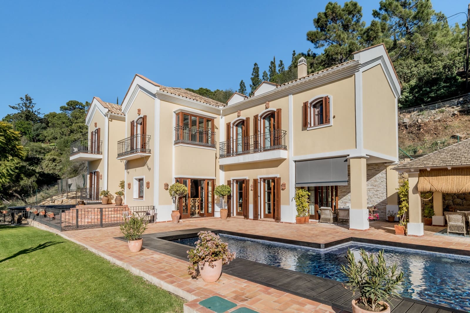 7 slaapkamer Villa te koop in Marbella met zwembad garage - € 3.875.000 (Ref: 10002197)