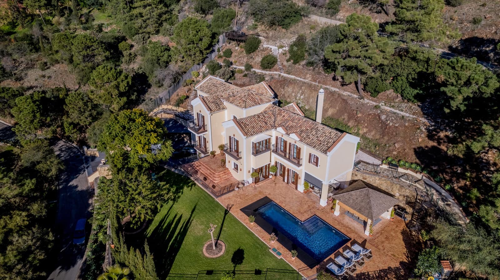7 slaapkamer Villa te koop in Marbella met zwembad garage - € 3.875.000 (Ref: 10002197)