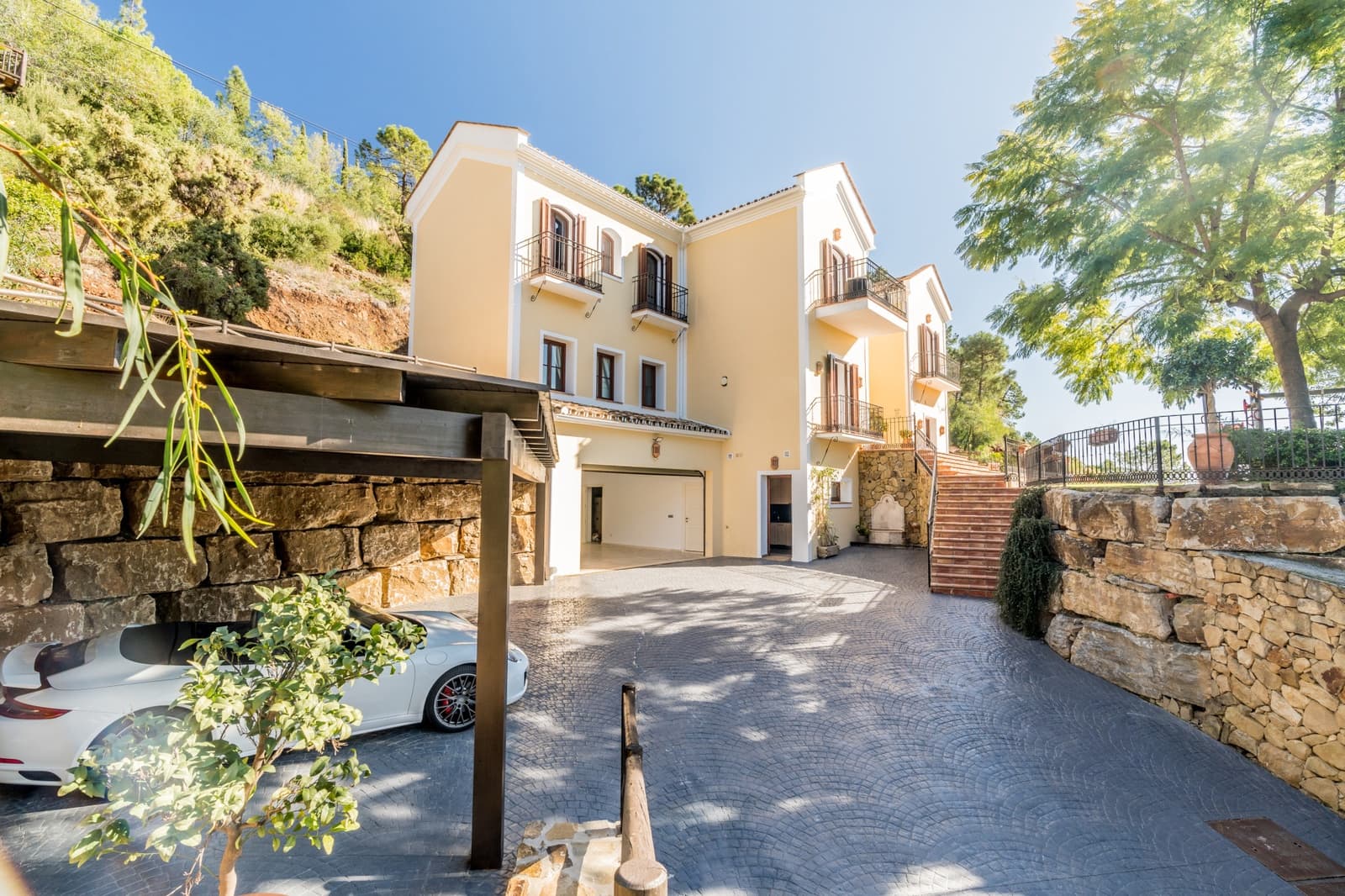 7 slaapkamer Villa te koop in Marbella met zwembad garage - € 3.875.000 (Ref: 10002197)