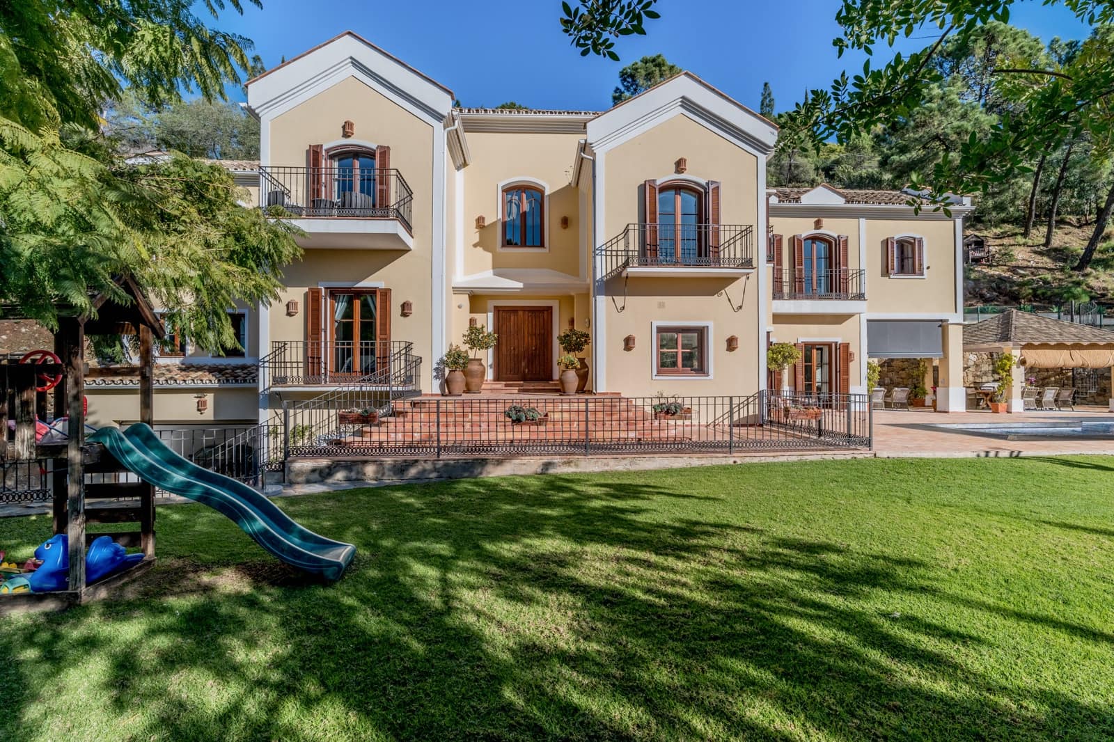 7 slaapkamer Villa te koop in Marbella met zwembad garage - € 3.875.000 (Ref: 10002197)