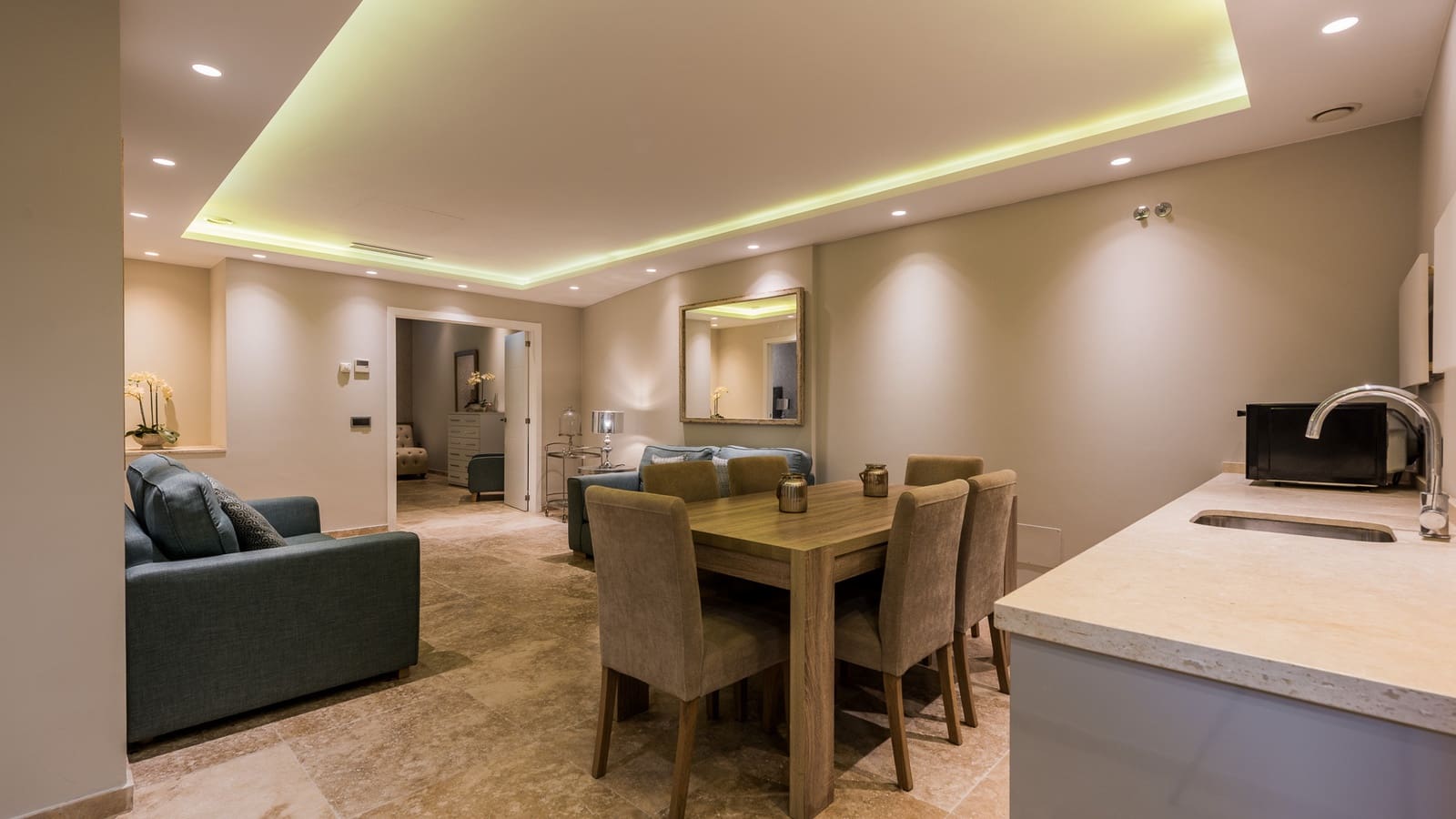 5 bedroom Villa for sale in Marbella with pool garage - € 2,850,000 (Ref: 10002198)