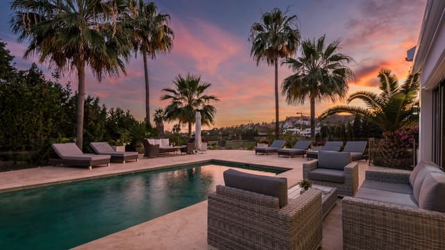 5 bedroom Villa for sale in Marbella with pool garage - € 2,850,000 (Ref: 10002198)