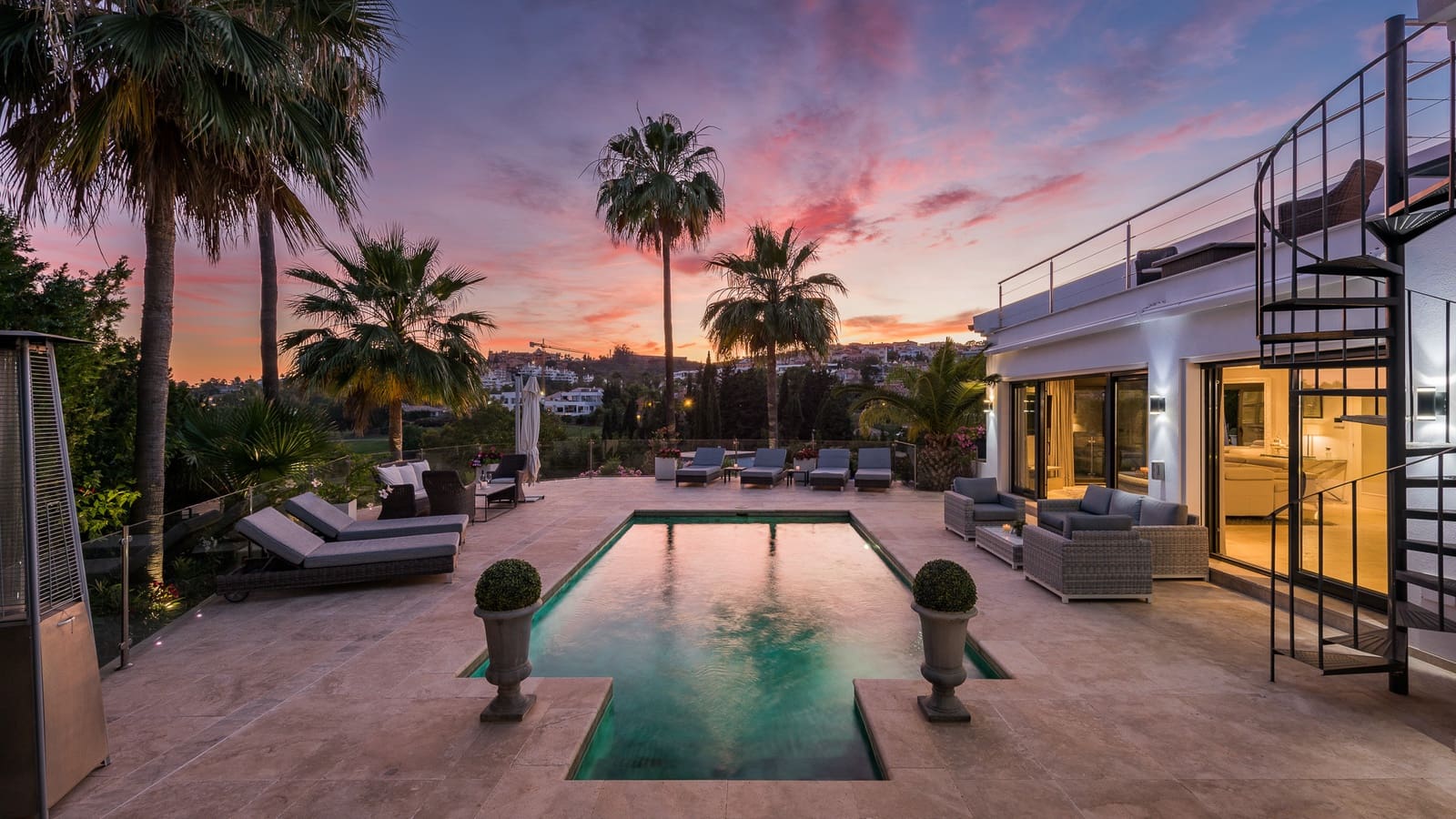 5 bedroom Villa for sale in Marbella with pool garage - € 2,850,000 (Ref: 10002198)