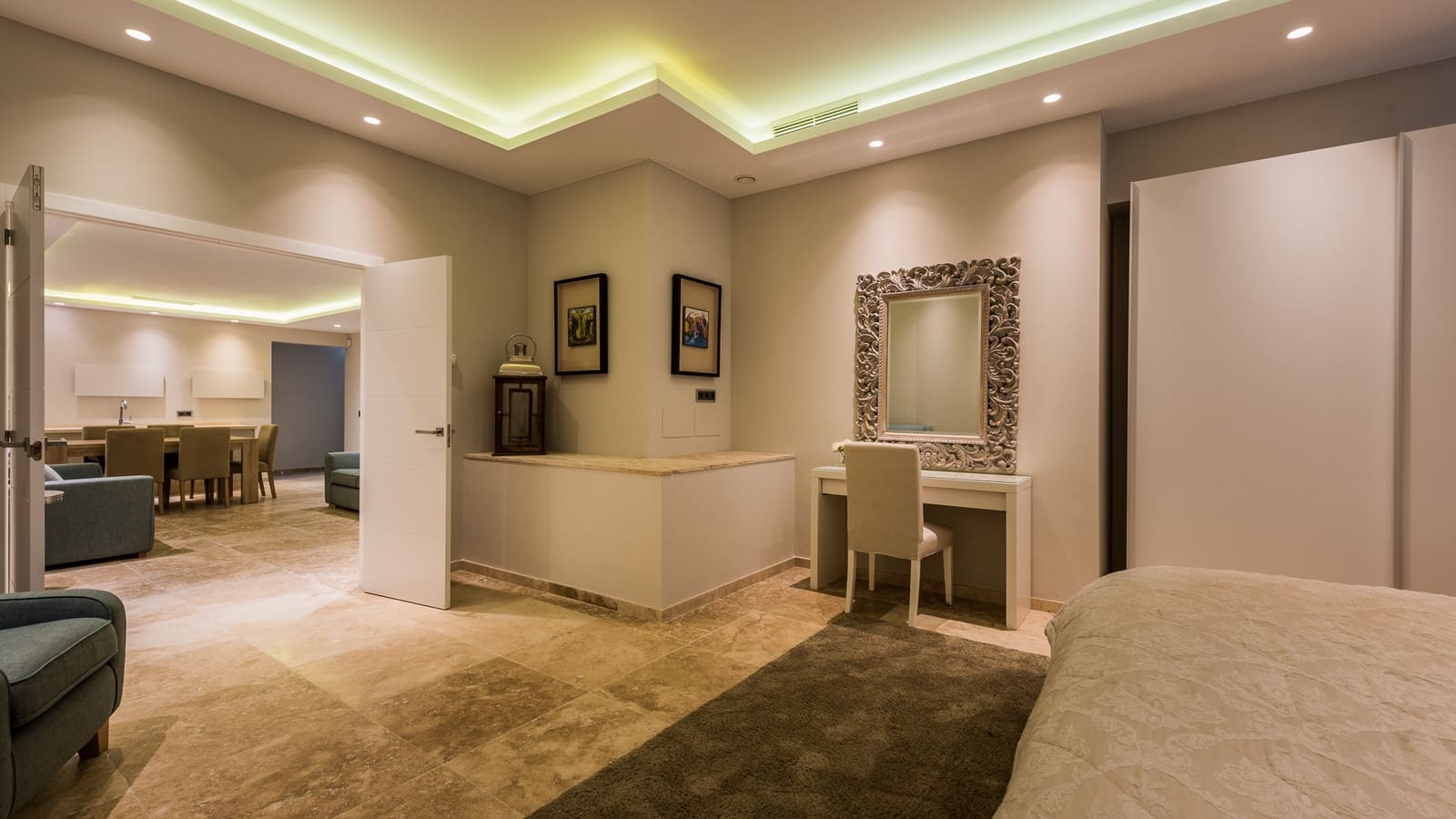 5 bedroom Villa for sale in Marbella with pool garage - € 2,850,000 (Ref: 10002198)