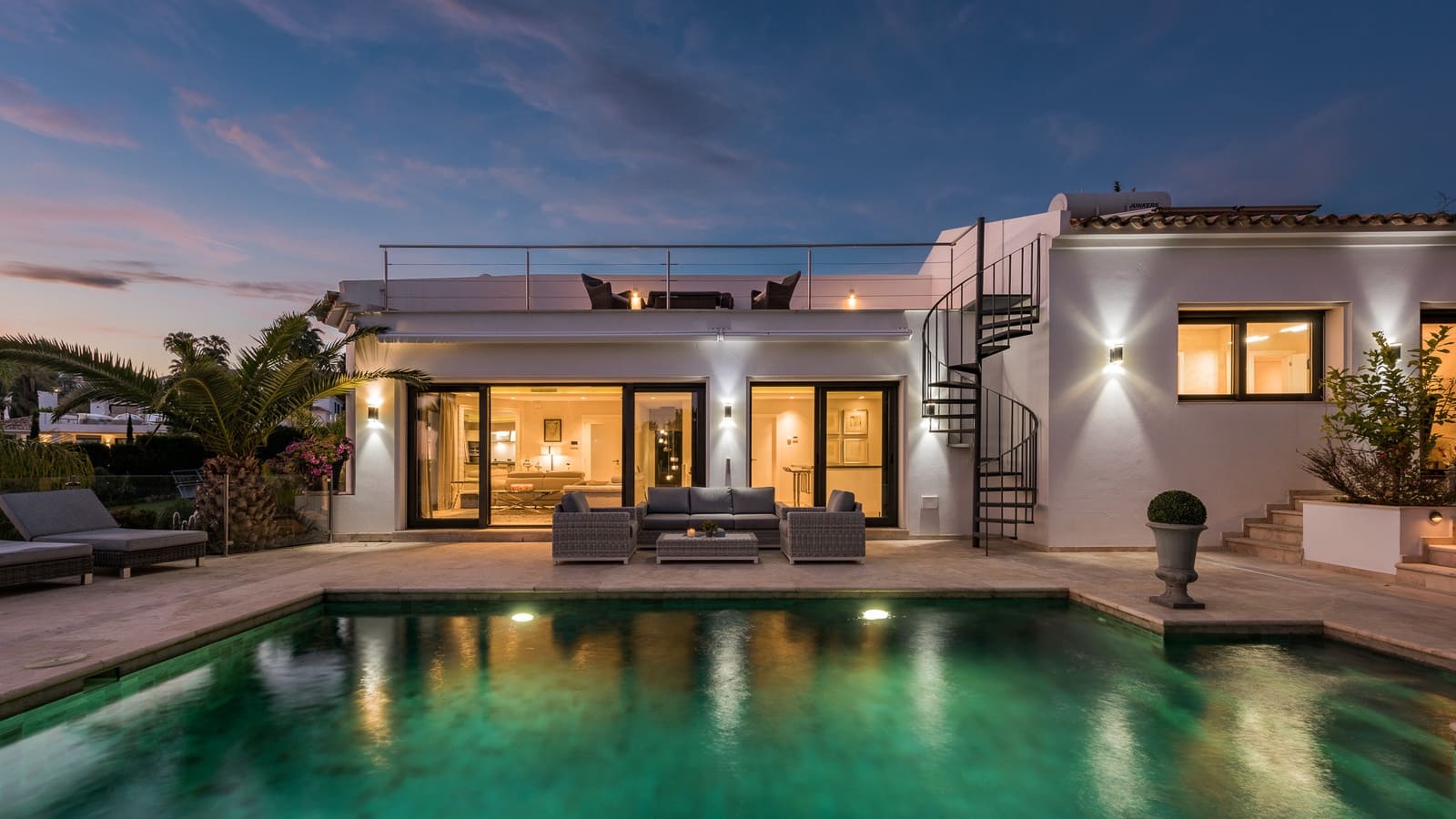 5 bedroom Villa for sale in Marbella with pool garage - € 2,850,000 (Ref: 10002198)