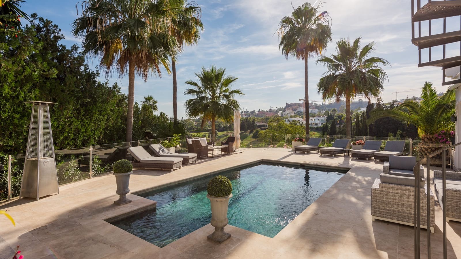 5 bedroom Villa for sale in Marbella with pool garage - € 2,850,000 (Ref: 10002198)