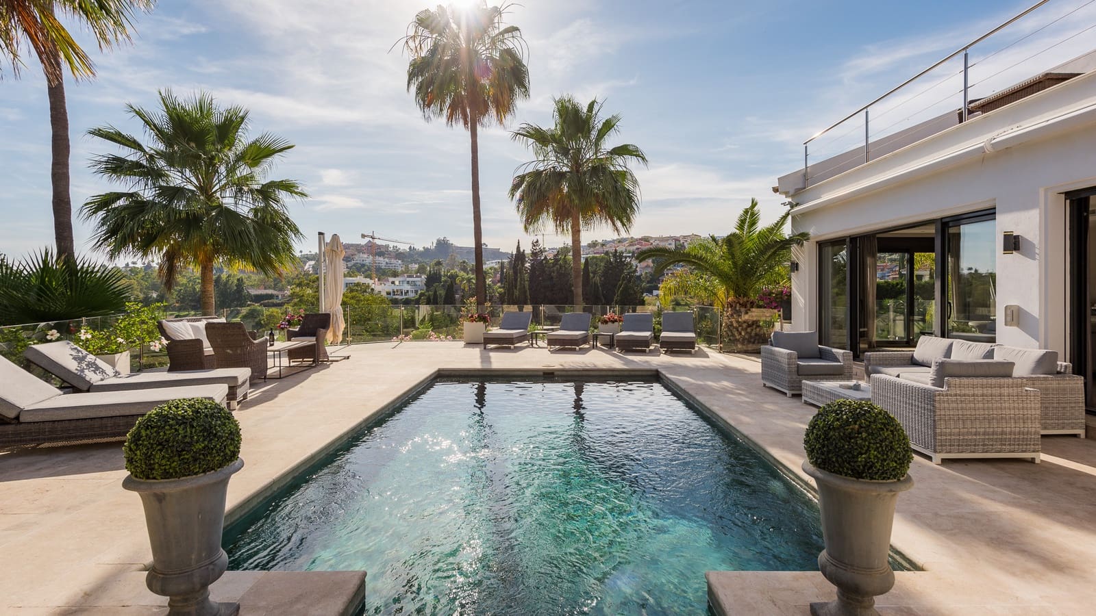5 bedroom Villa for sale in Marbella with pool garage - € 2,850,000 (Ref: 10002198)