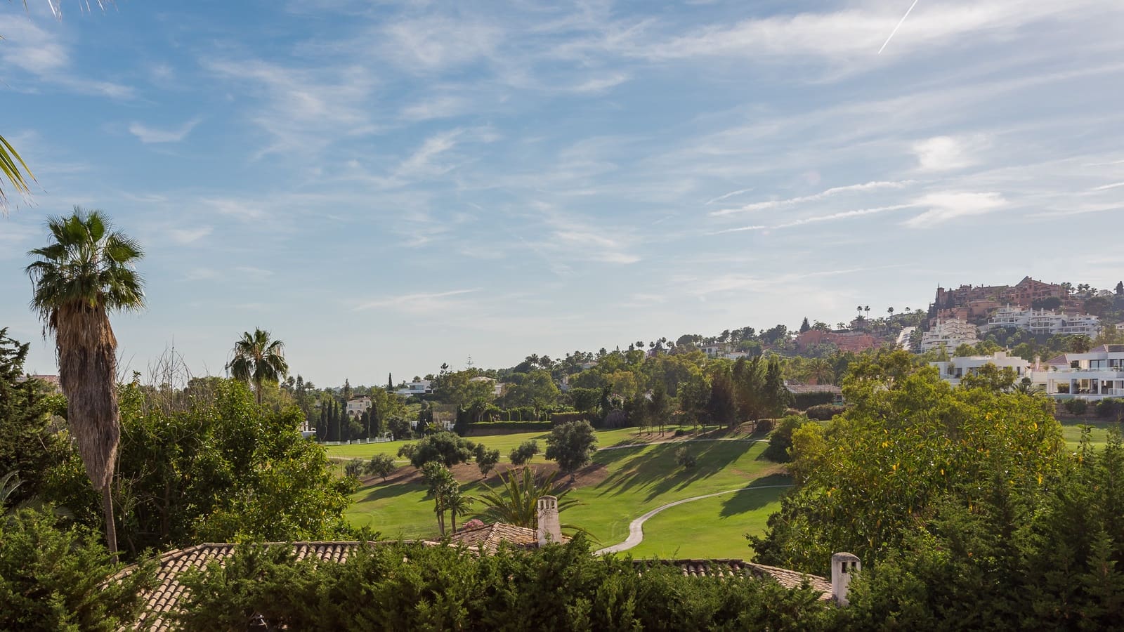 5 bedroom Villa for sale in Marbella with pool garage - € 2,850,000 (Ref: 10002198)
