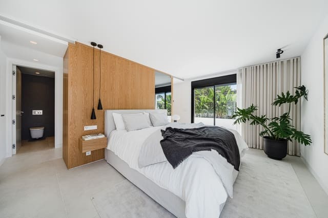 4 slaapkamer Villa te koop in Marbella met zwembad garage - € 2.995.000 (Ref: 10002204)