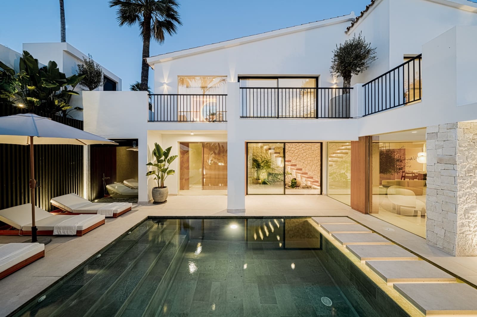 4 slaapkamer Villa te koop in Marbella met zwembad garage - € 2.995.000 (Ref: 10002204)