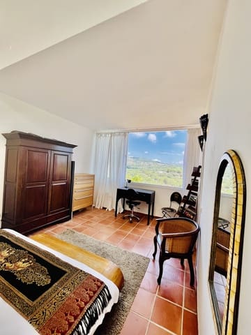 5 slaapkamer Villa te koop in Sotogrande Alto, San Roque met zwembad garage - € 1.080.000 (Ref: 10002205)