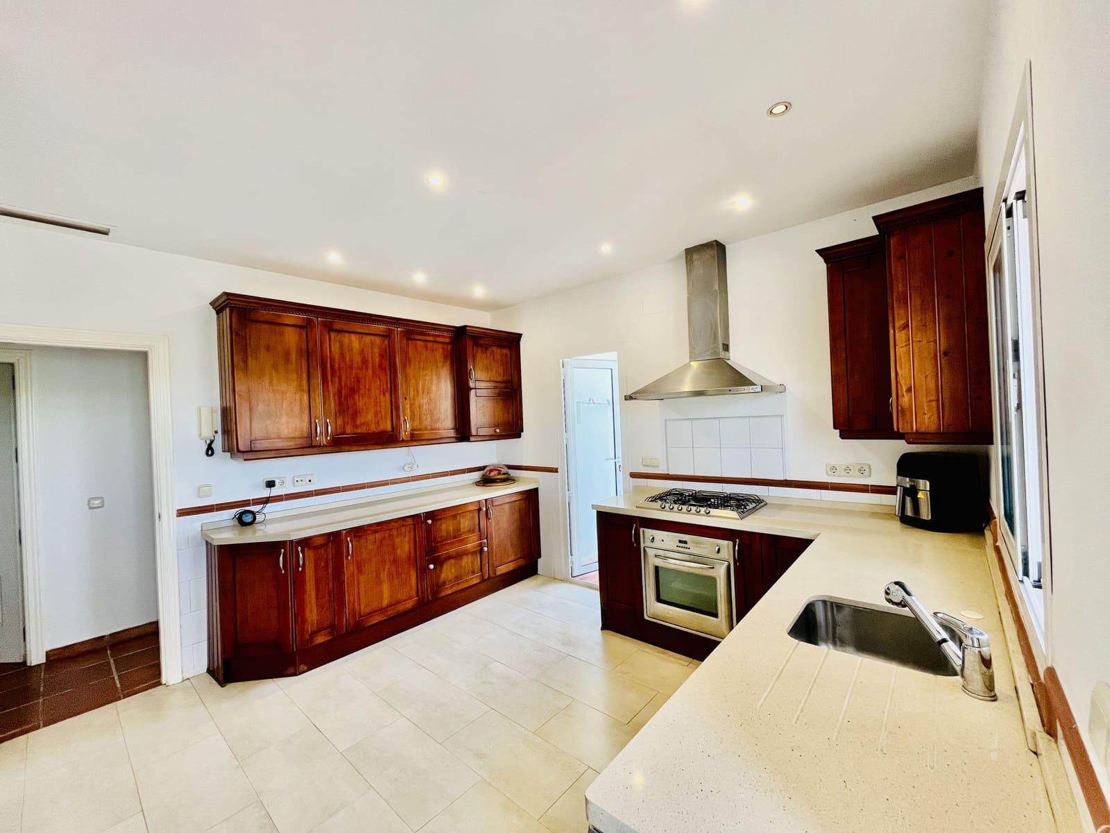 5 slaapkamer Villa te koop in Sotogrande met zwembad garage - € 1.080.000 (Ref: 10002205)