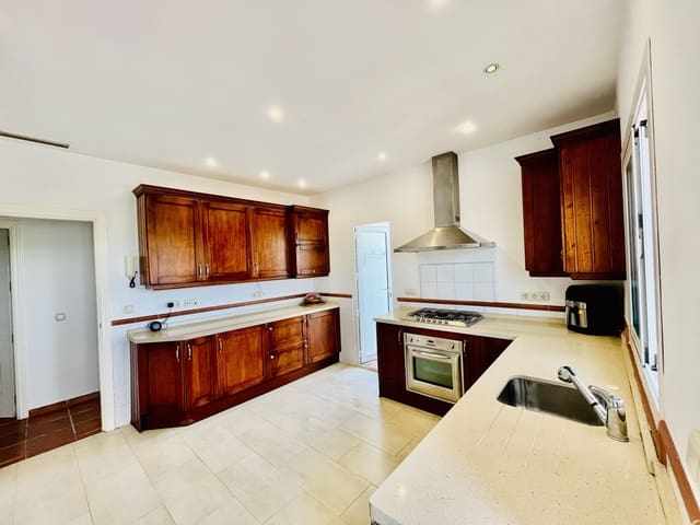 5 slaapkamer Villa te koop in Sotogrande Alto, San Roque met zwembad garage - € 1.080.000 (Ref: 10002205)