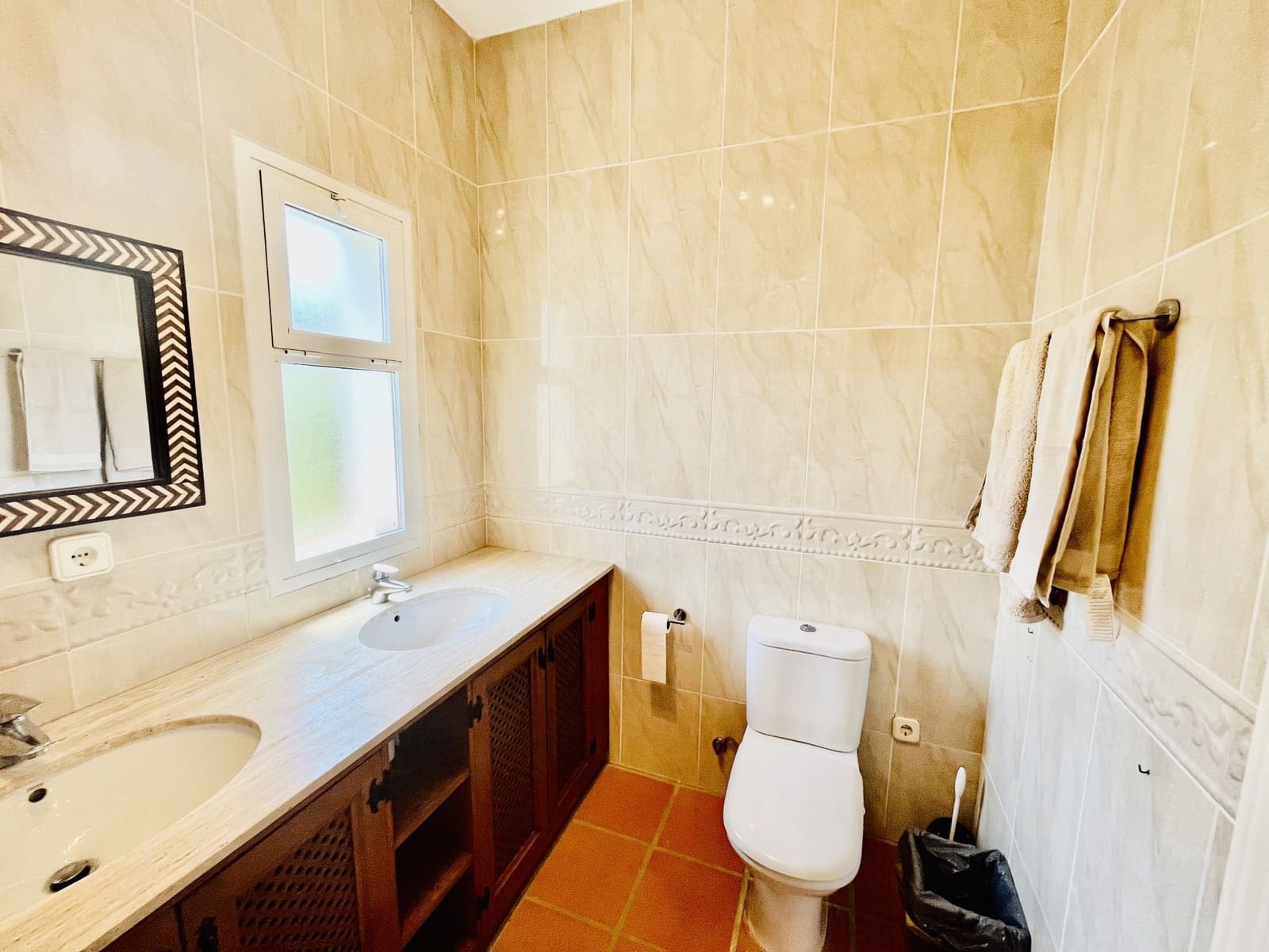 5 slaapkamer Villa te koop in Sotogrande met zwembad garage - € 1.080.000 (Ref: 10002205)