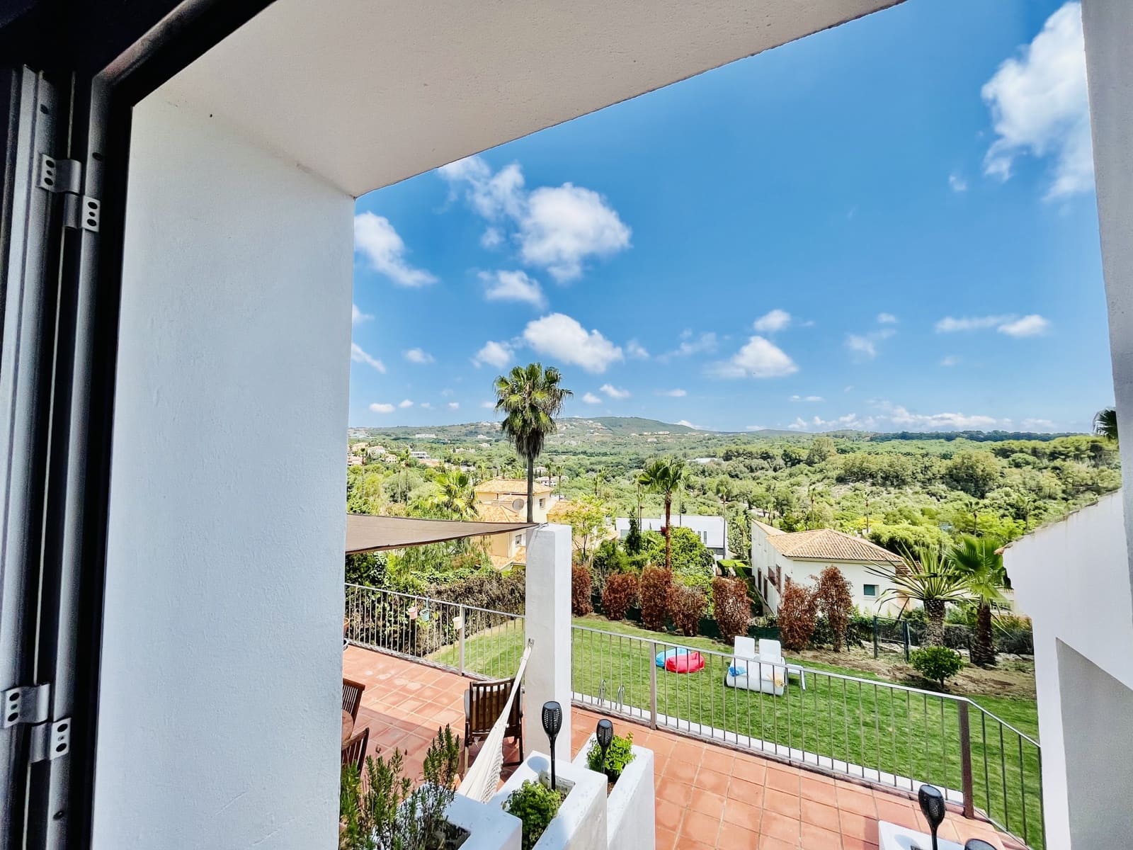 5 slaapkamer Villa te koop in Sotogrande met zwembad garage - € 1.080.000 (Ref: 10002205)