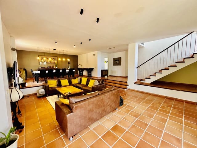 5 slaapkamer Villa te koop in Sotogrande Alto, San Roque met zwembad garage - € 1.080.000 (Ref: 10002205)