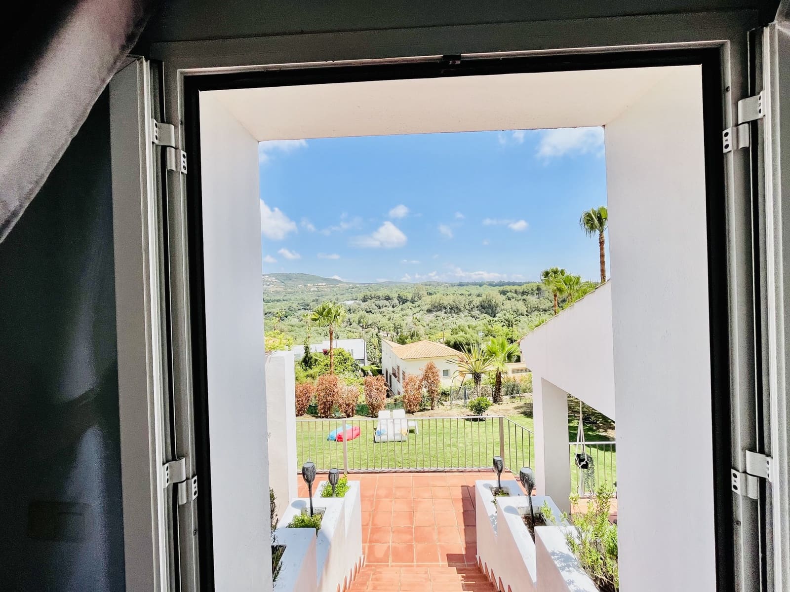 5 slaapkamer Villa te koop in Sotogrande met zwembad garage - € 1.080.000 (Ref: 10002205)