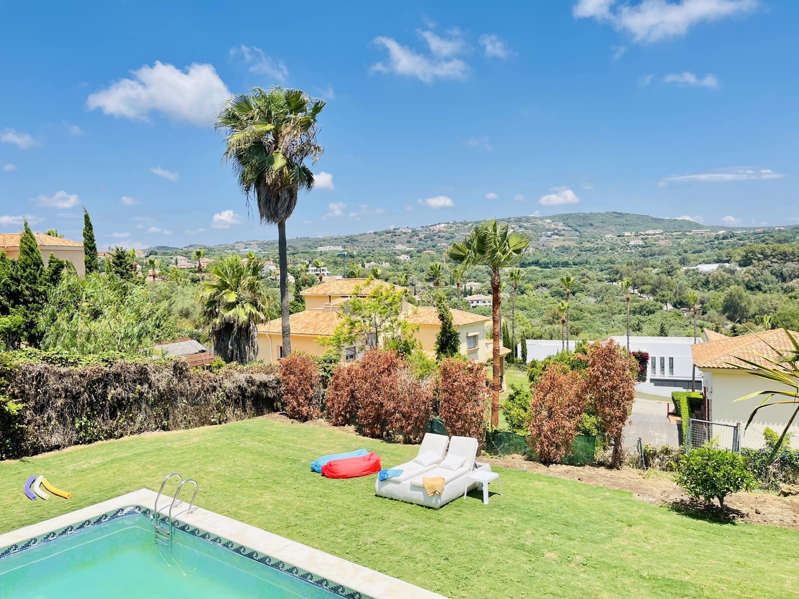 5 slaapkamer Villa te koop in Sotogrande met zwembad garage - € 1.080.000 (Ref: 10002205)