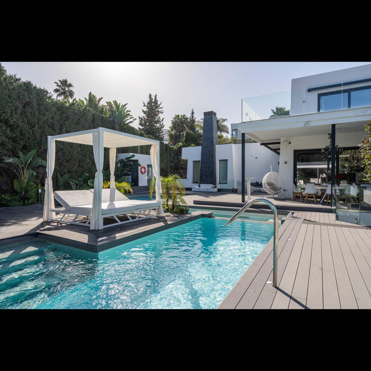 7 soverom Villa til salgs i Nueva Andalucia med svømmebasseng garasje - € 8 000 000 (Ref: 10002207)