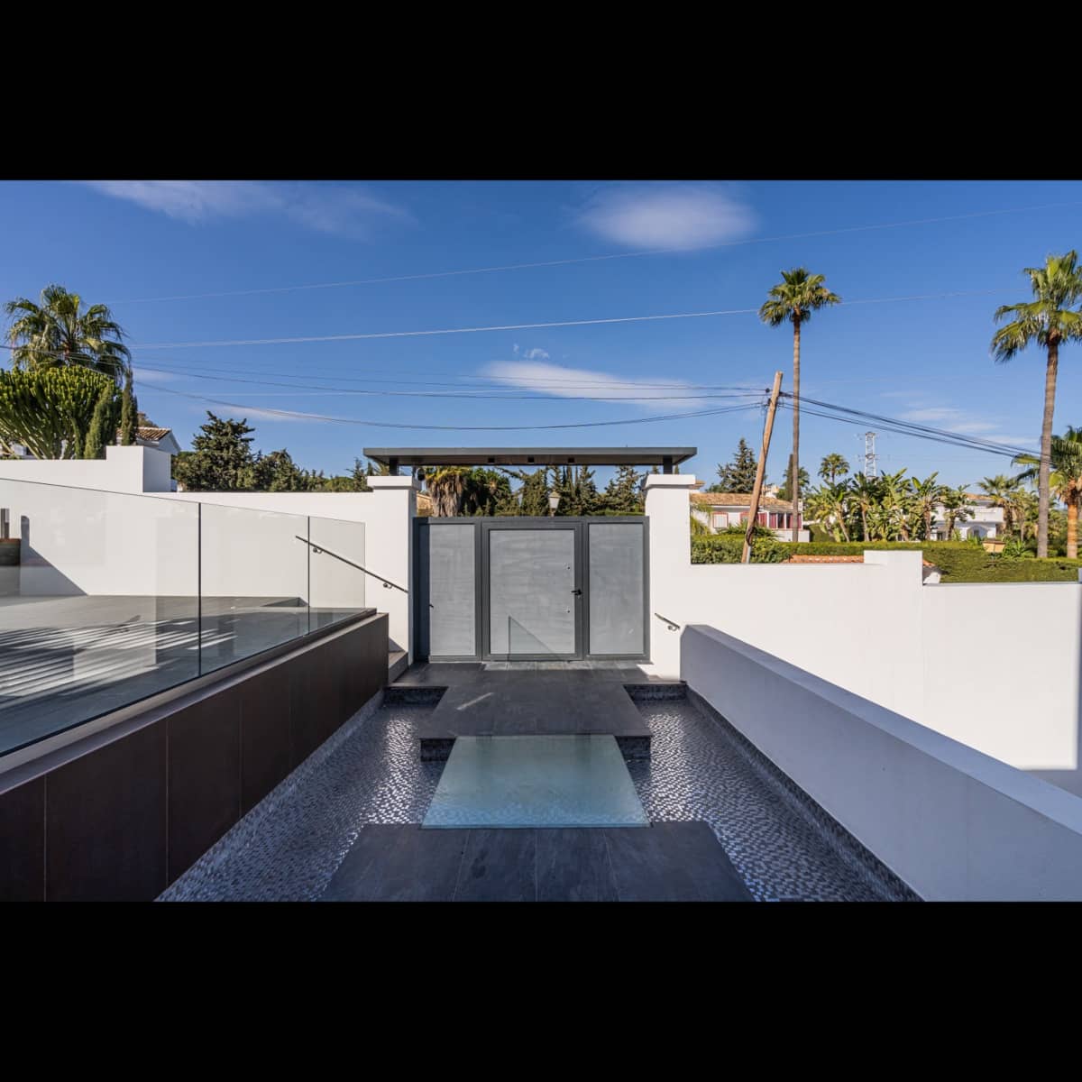 7 soverom Villa til salgs i Nueva Andalucia med svømmebasseng garasje - € 8 000 000 (Ref: 10002207)