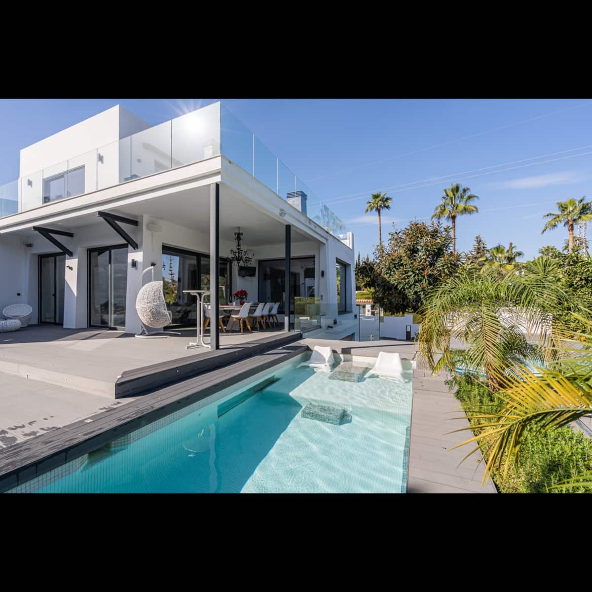 7 soverom Villa til salgs i Nueva Andalucia med svømmebasseng garasje - € 8 000 000 (Ref: 10002207)