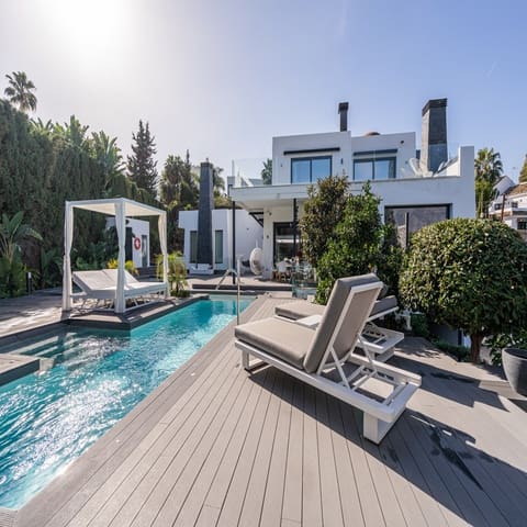 7 soverom Villa til salgs i Nueva Andalucia, Marbella med svømmebasseng garasje - € 8 000 000 (Ref: 10002207)