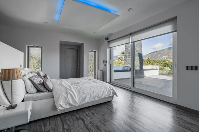 7 soverom Villa til salgs i Nueva Andalucia, Marbella med svømmebasseng garasje - € 8 000 000 (Ref: 10002207)