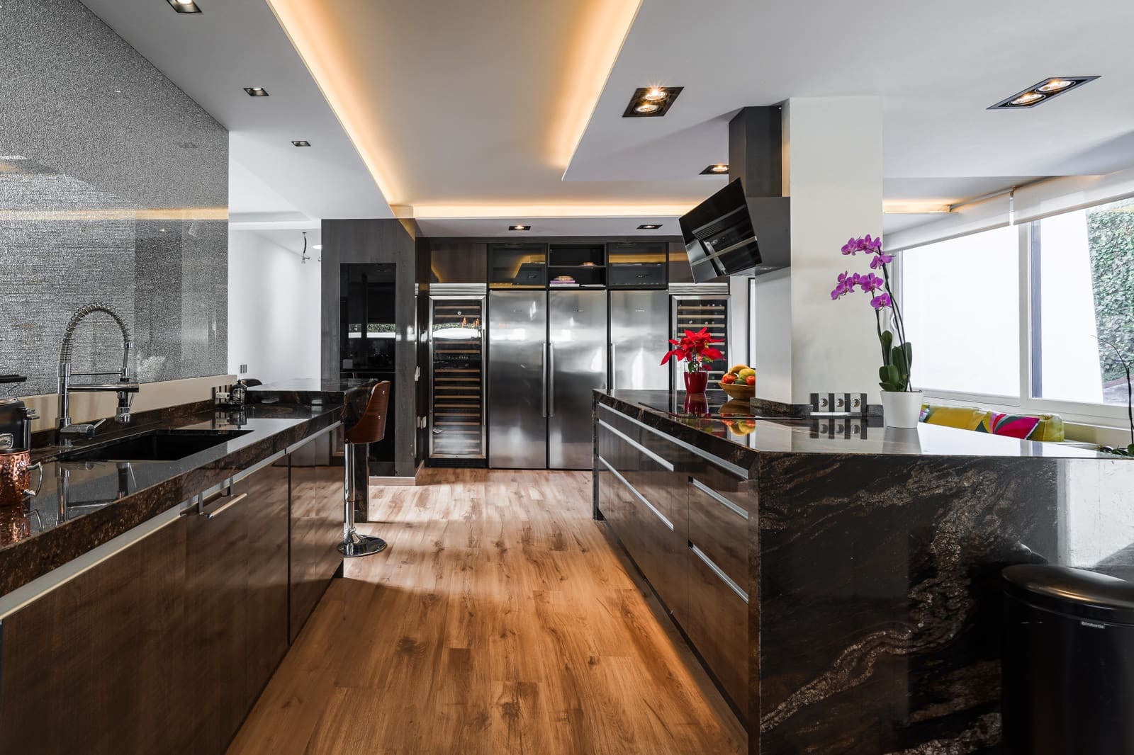 7 soverom Villa til salgs i Nueva Andalucia med svømmebasseng garasje - € 8 000 000 (Ref: 10002207)