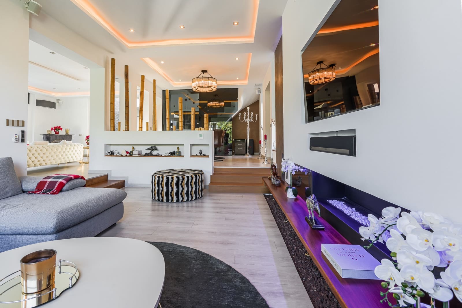 7 soverom Villa til salgs i Nueva Andalucia med svømmebasseng garasje - € 8 000 000 (Ref: 10002207)
