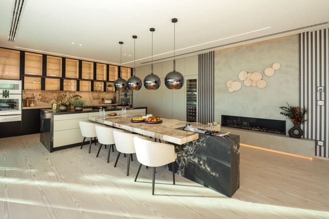 5 slaapkamer Villa te koop in Marbella met zwembad garage - € 8.950.000 (Ref: 10002208)