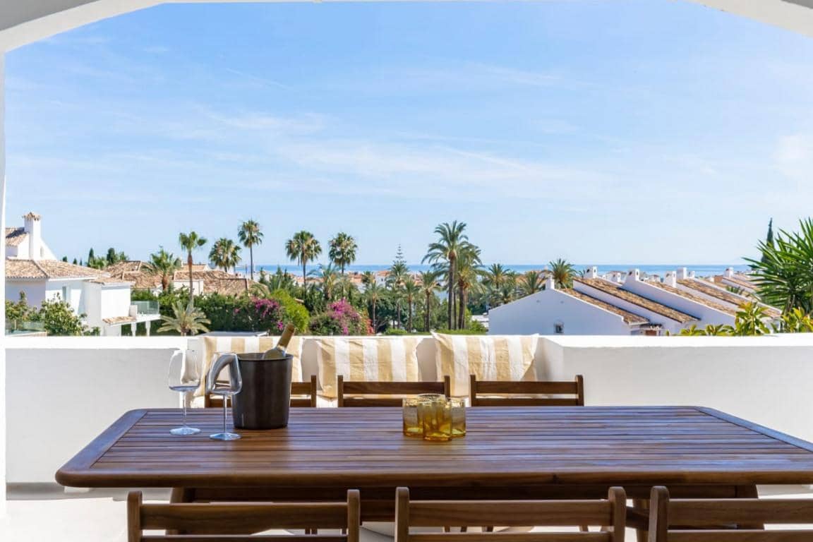 3 sypialnia Apartament na sprzedaż w Marbella z basenem garażem - 890 000 € (Ref: 10002213)