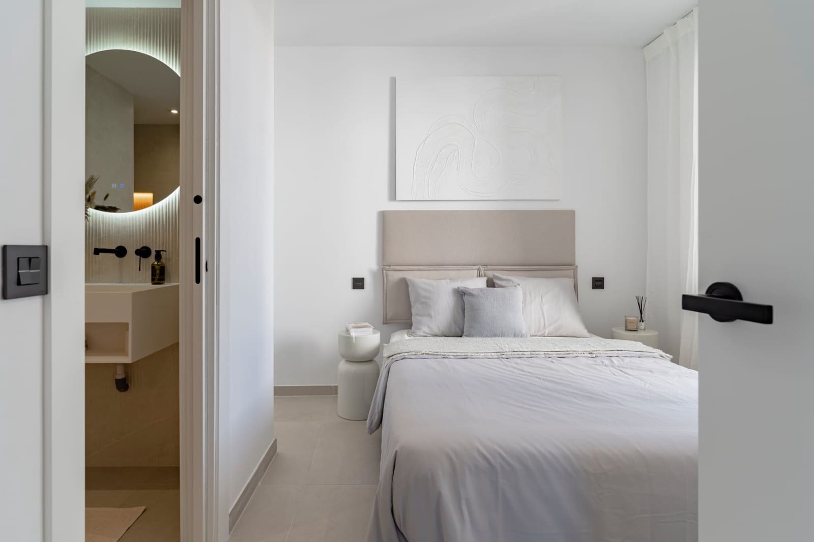 3 sypialnia Apartament na sprzedaż w Marbella z basenem garażem - 890 000 € (Ref: 10002213)