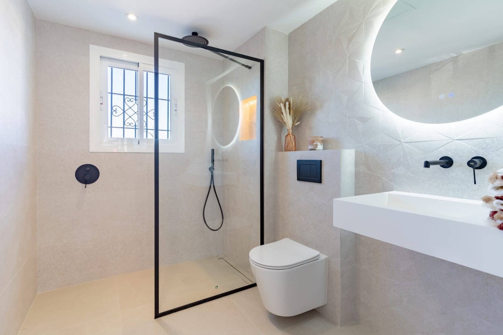 3 sypialnia Apartament na sprzedaż w Marbella z basenem garażem - 890 000 € (Ref: 10002213)