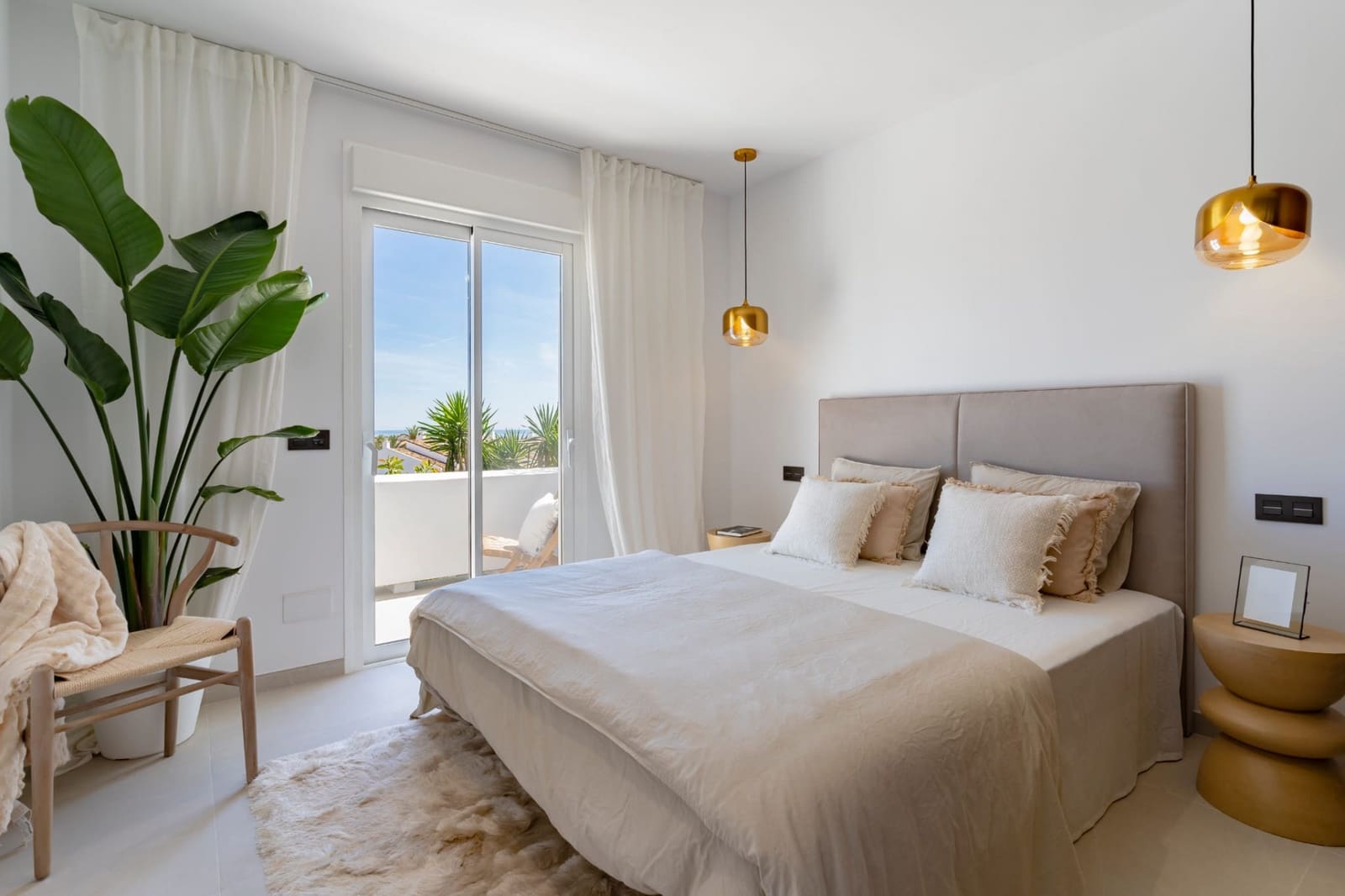 3 sypialnia Apartament na sprzedaż w Marbella z basenem garażem - 890 000 € (Ref: 10002213)