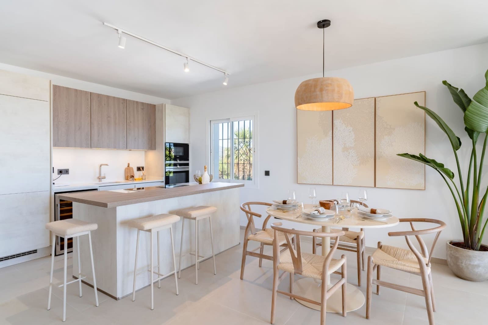 3 sypialnia Apartament na sprzedaż w Marbella z basenem garażem - 890 000 € (Ref: 10002213)