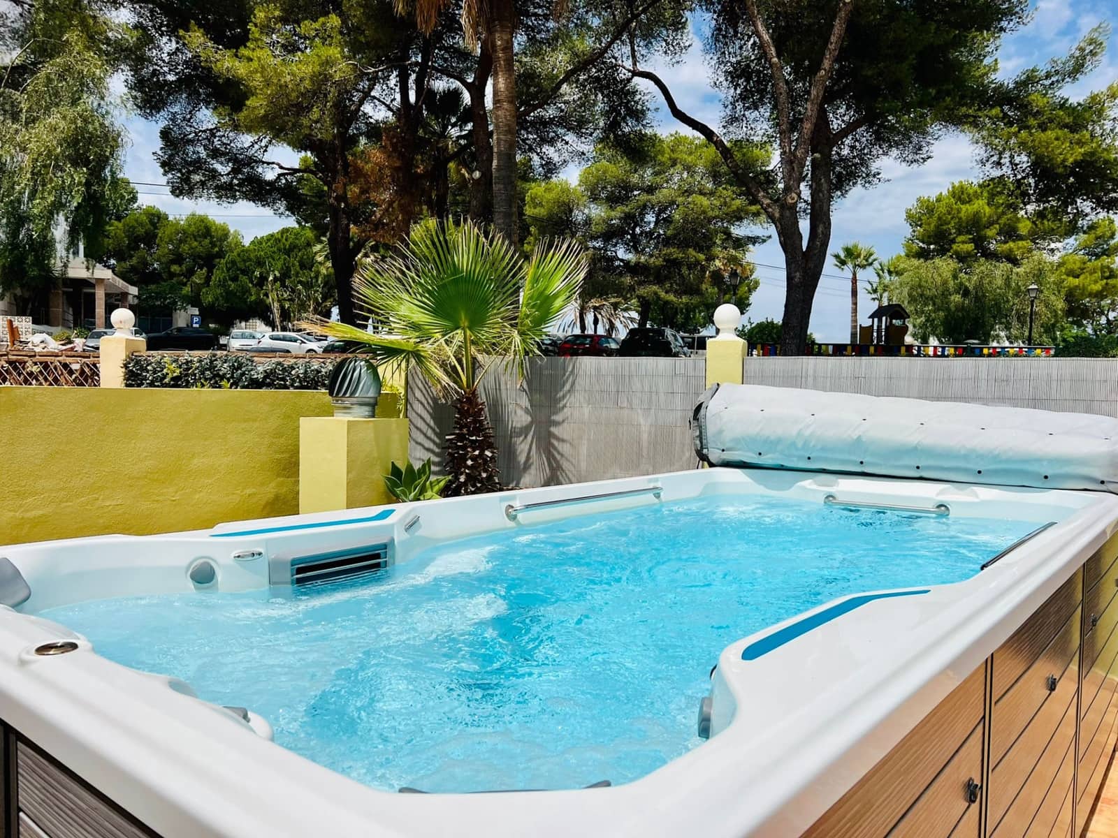 4 bedroom Villa for sale in Nueva Andalucia with pool garage - € 720,000 (Ref: 10002214)