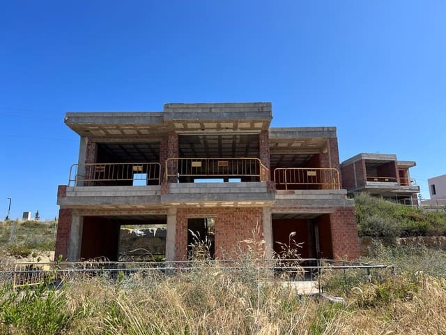 3 soveværelse Villa til salg i New Golden Mile, Estepona med swimmingpool garage - € 750.000 (Ref: 10002215)