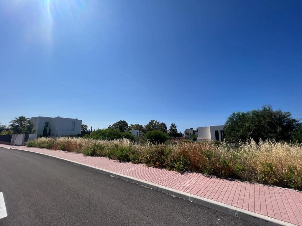 3 soveværelse Villa til salg i New Golden Mile med swimmingpool garage - € 750.000 (Ref: 10002215)