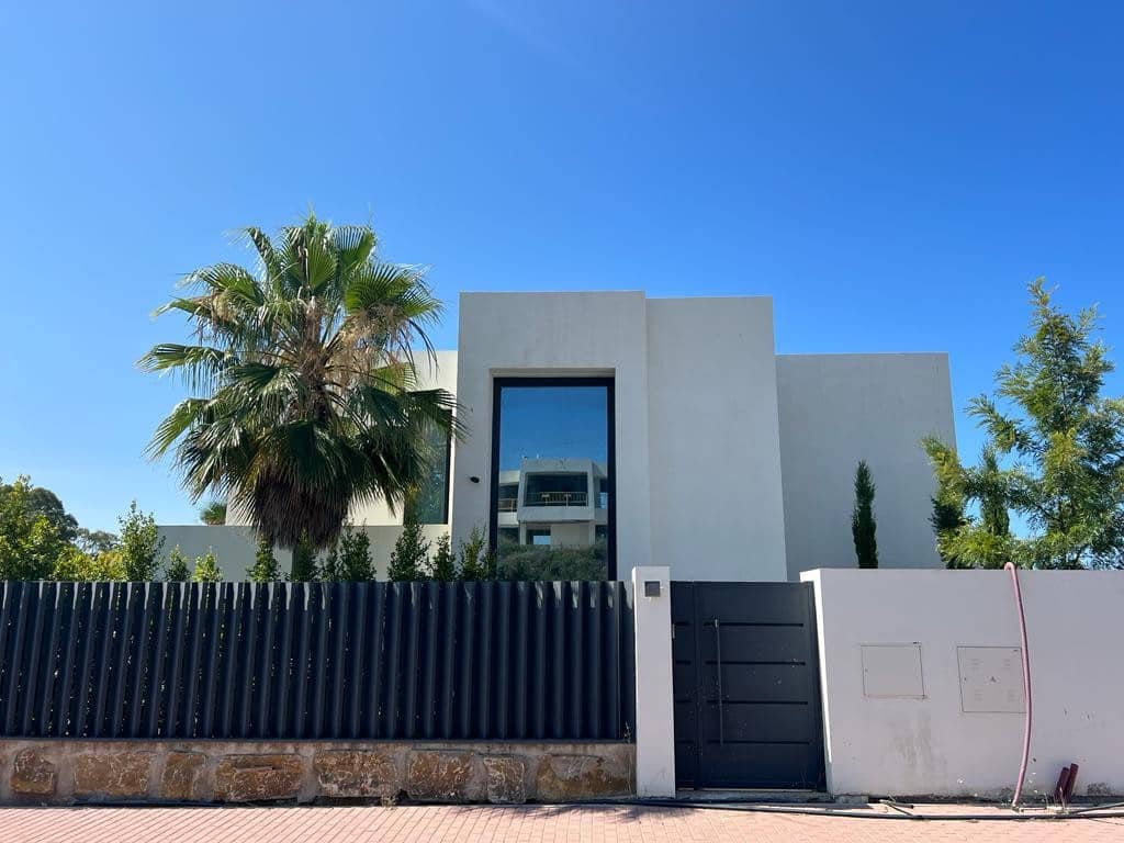 3 soveværelse Villa til salg i New Golden Mile med swimmingpool garage - € 750.000 (Ref: 10002215)