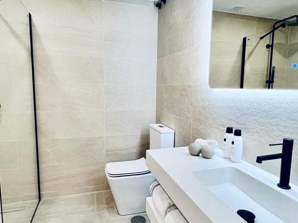 2 bedroom Apartment for sale in Marbella with pool garage - € 549,950 (Ref: 10002216)