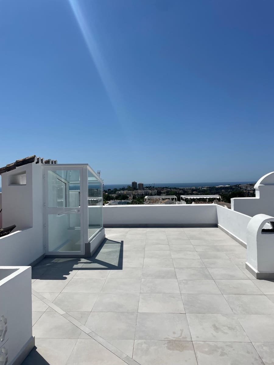 2 bedroom Apartment for sale in Marbella with pool garage - € 549,950 (Ref: 10002216)